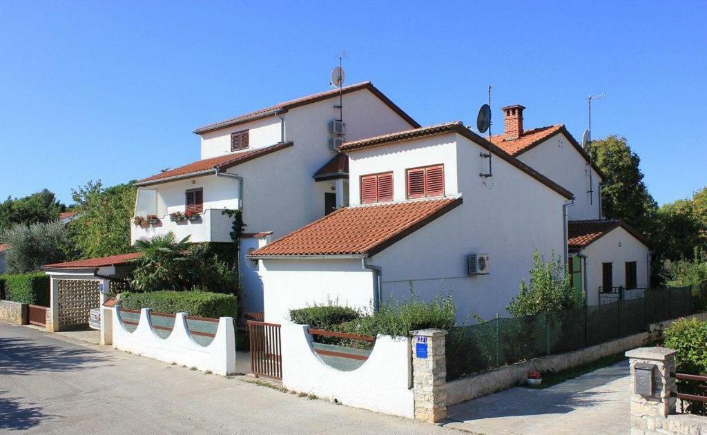 P&D Apartments Фажана Экстерьер фото
